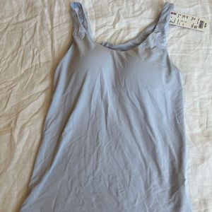 Uniqlo Airism Tank sky blue xs